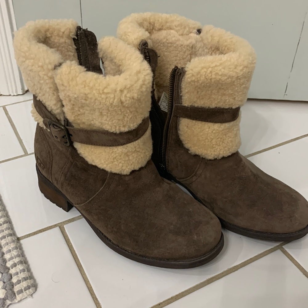 UGG boots, size 9.5